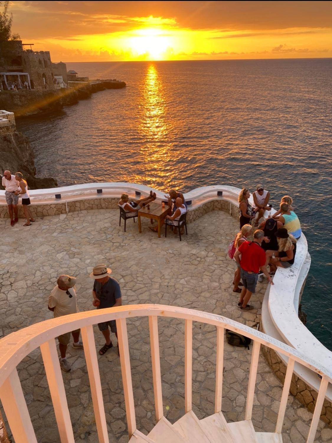 Begona Cliff Hotel Негрил Екстериор снимка