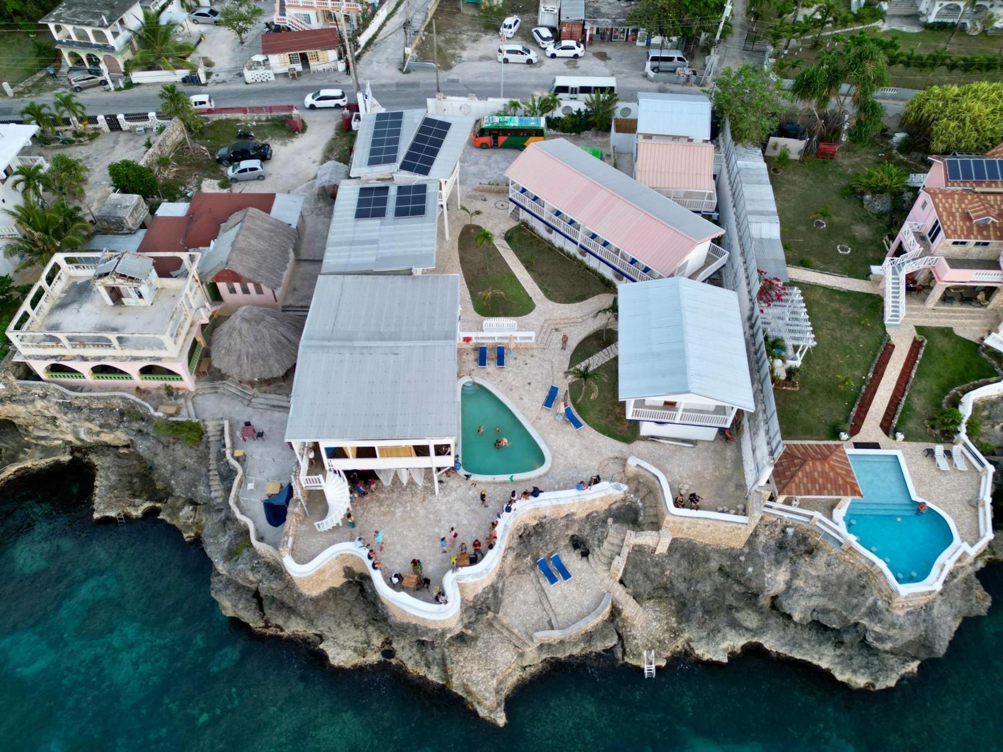 Begona Cliff Hotel Негрил Екстериор снимка